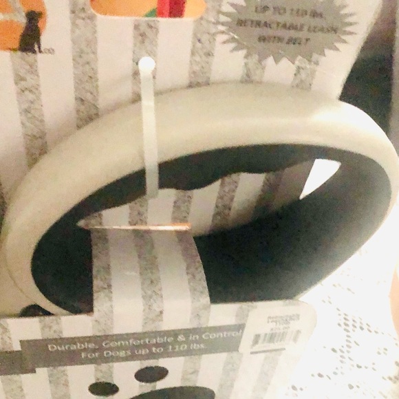 RECTRACTABLE DOG LEASH WITH BELT - Picture 2 of 5